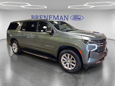 Used 2023 Chevrolet Suburban Premier image 3