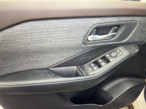 Used 2023 Nissan Rogue SV image 8