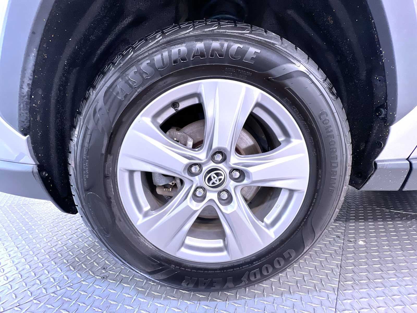 Used 2022 Toyota RAV4 XLE w/ Convenience Package AWD/4WD image 10