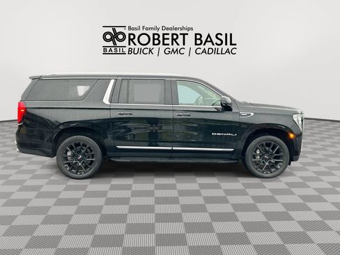 Used 2023 GMC Yukon XL Denali AWD/4WD image 9