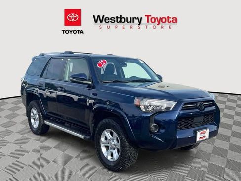 Used 2022 Toyota 4Runner SR5 Premium w/ Moonroof Package AWD/4WD image 1