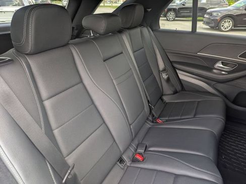 Used 2025 Mercedes-Benz GLE 350 4MATIC image 33