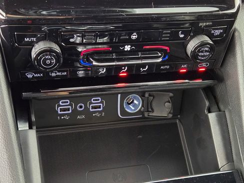 New 2025 Jeep Grand Cherokee L Laredo image 22