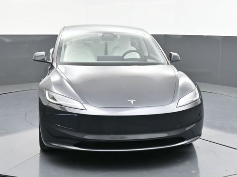 Used 2025 Tesla Model 3 Long Range image 2