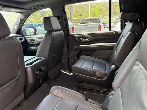 Used 2022 Chevrolet Suburban Z71 w/ Off-Road Capability Package AWD/4WD image 6