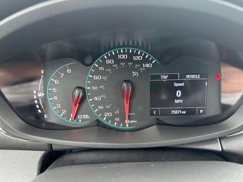 Used 2019 Chevrolet Trax LT w/ LT Convenience Package FWD image 15