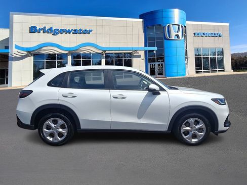 Used 2023 Honda HR-V LX image 7