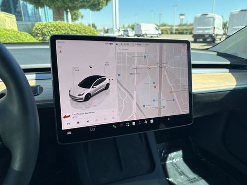Used 2023 Tesla Model 3 Standard Range RWD image 17