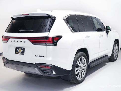 Used 2025 Lexus LX 700h Ultra Luxury w/ Accessory Package (2T) AWD/4WD image 5
