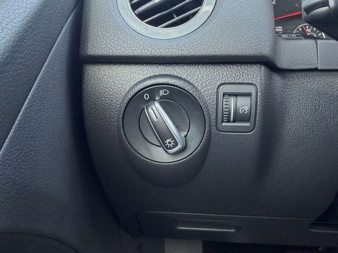 Used 2013 Volkswagen Tiguan image 22