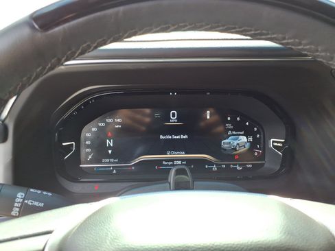 Used 2024 GMC Yukon XL Denali w/ Advanced Technology Package image 19