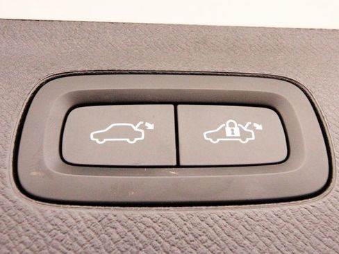 Used 2023 Volvo XC90 T8 Plus w/ Protection Package Premier image 20