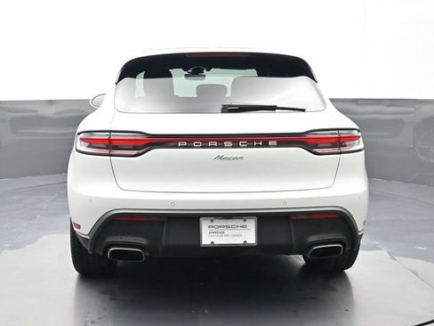 Certified 2024 Porsche Macan AWD/4WD image 22