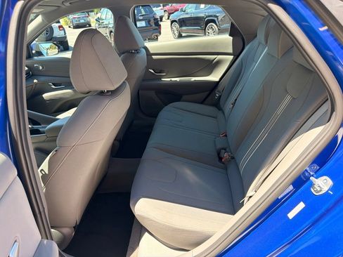 Used 2023 Hyundai Elantra SEL w/ Convenience Package FWD image 12