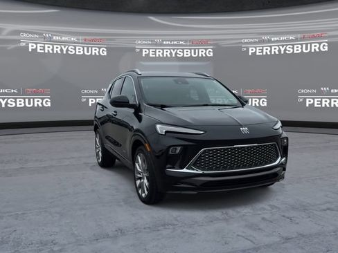 Used 2024 Buick Encore GX Avenir w/ Avenir Technology Package FWD image 2