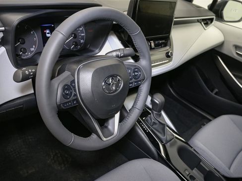 Used 2024 Toyota Corolla SE image 16