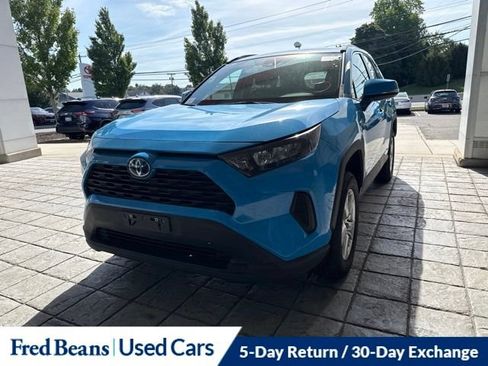 Used 2021 Toyota RAV4 LE AWD/4WD image 18