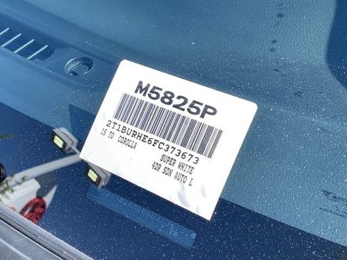 Used 2015 Toyota Corolla L FWD image 33