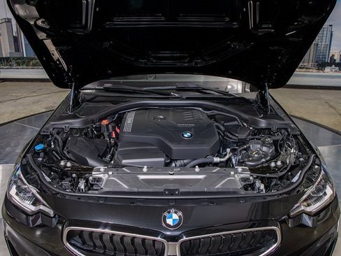 Used 2025 BMW 230i xDrive 230i xDrive w/ Convenience Package image 5