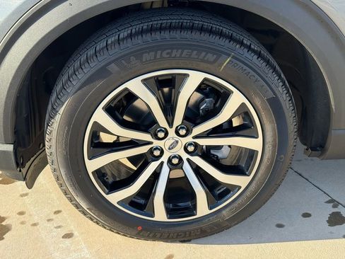 New 2026 Ford Explorer ST-Line image 7