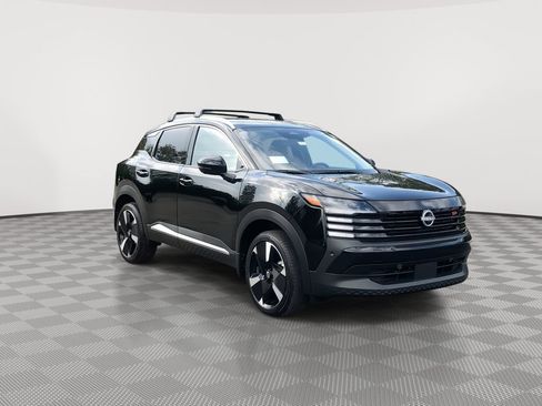New 2026 Nissan Kicks SR w/ Cold Weather Package AWD/4WD image 2