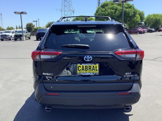 Used 2022 Toyota RAV4 XLE AWD/4WD image 27