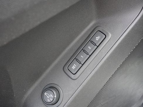 Used 2019 Chevrolet Equinox Premier image 29