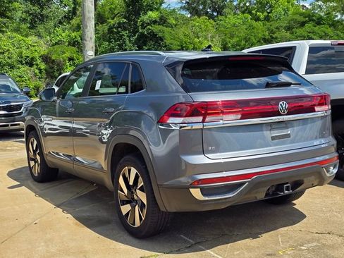 Used 2025 Volkswagen Atlas Cross Sport SE AWD/4WD image 3