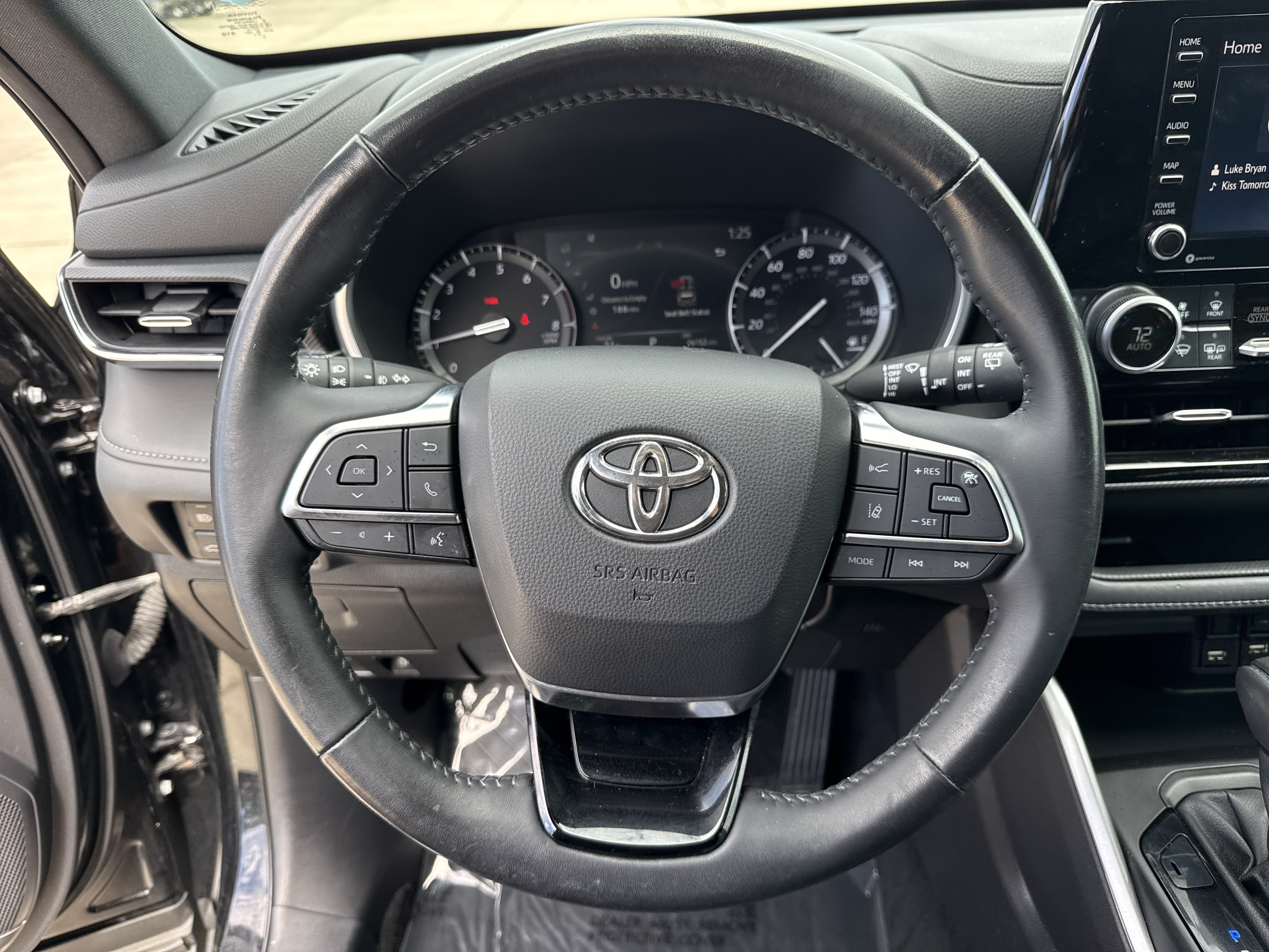Used 2021 Toyota Highlander XSE AWD/4WD image 17