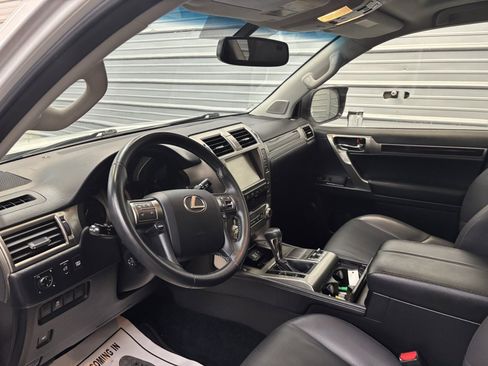 Used 2018 Lexus GX 460 image 12