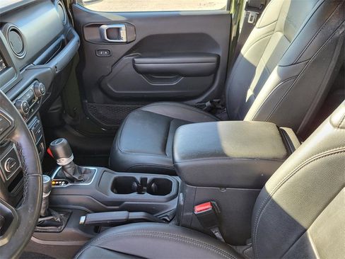 Used 2021 Jeep Gladiator Sport image 29