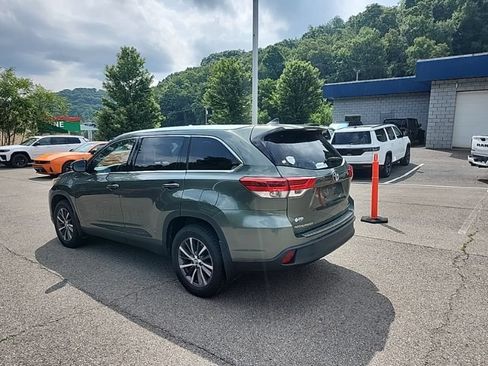 Used 2019 Toyota Highlander XLE AWD/4WD image 6