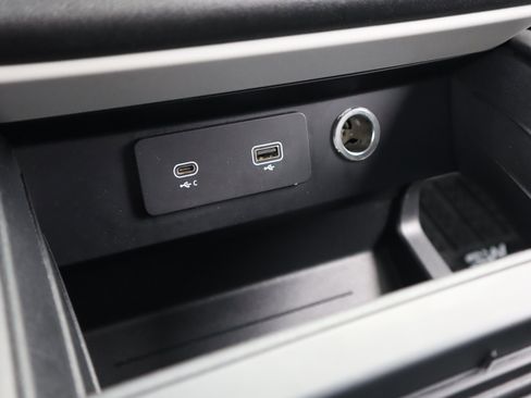 Used 2020 Land Rover Defender 110 HSE image 29