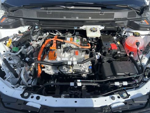 New 2025 Chevrolet Equinox EV LT image 30