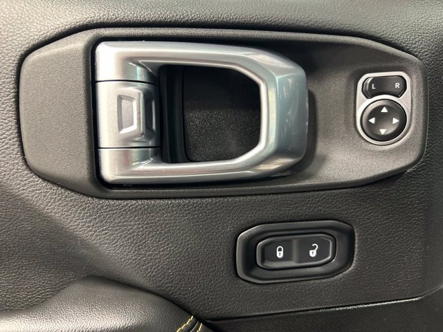 Used 2024 Jeep Wrangler Unlimited Sahara w/ Technology Group AWD/4WD image 22