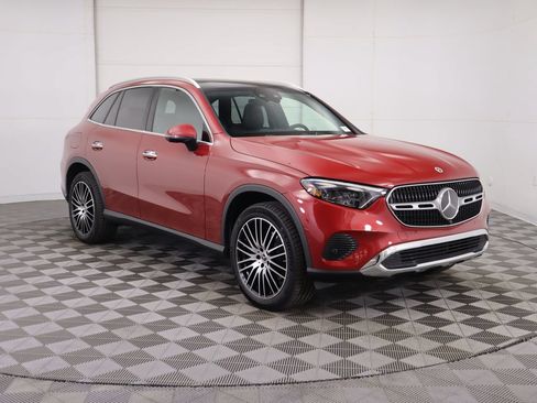 Certified 2026 Mercedes-Benz GLC 300 image 3