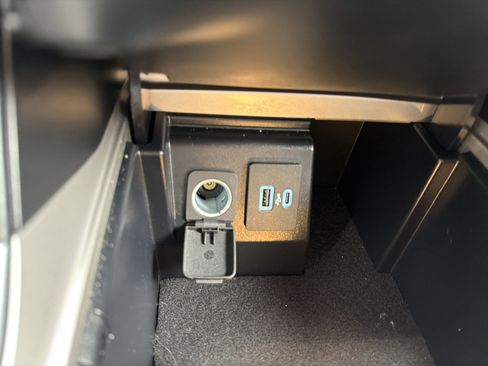 Used 2023 Ford Explorer Limited w/ Equipment Group 301A image 23