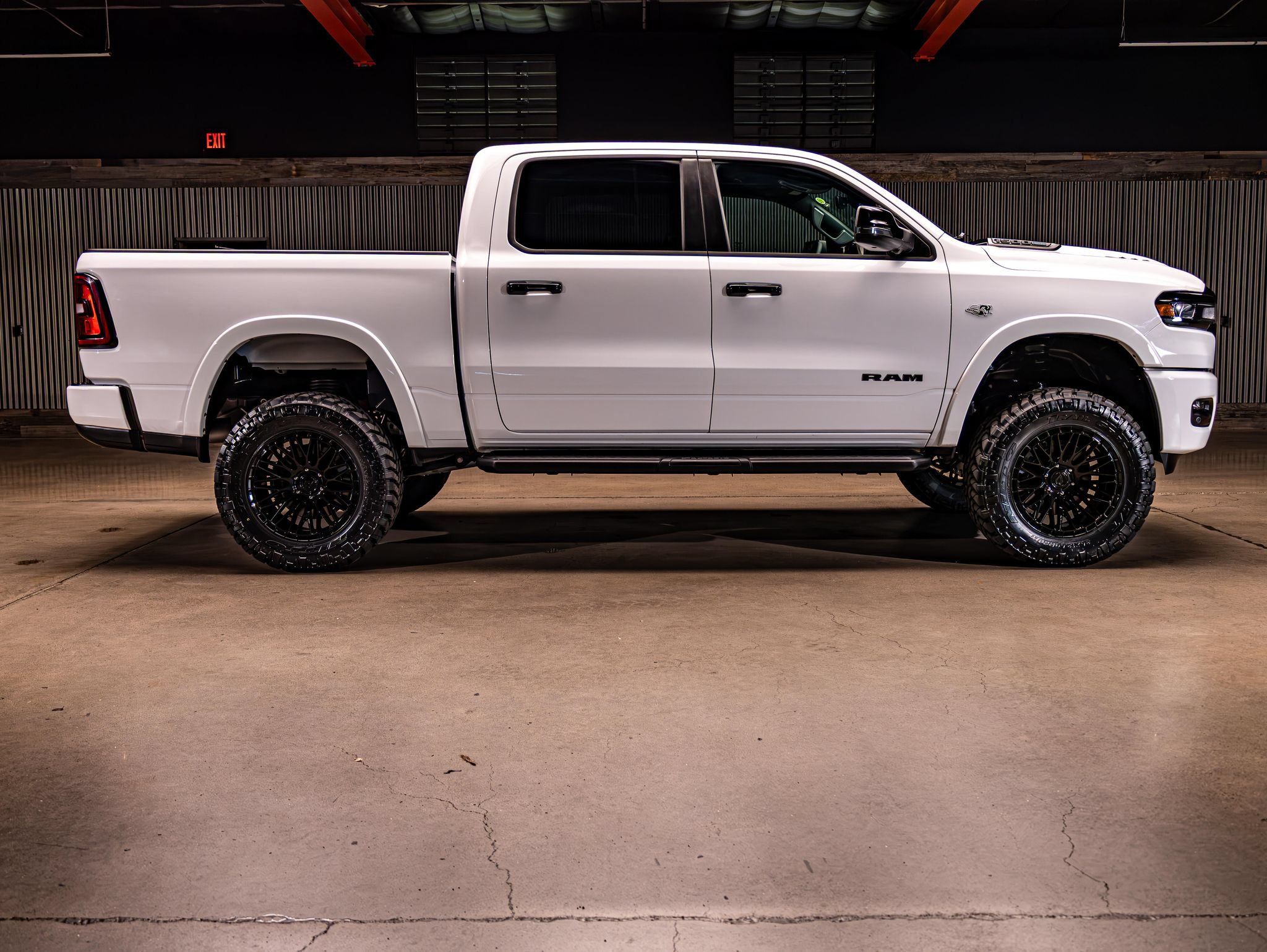 Used 2026 RAM 1500 Laramie w/ Night Edition AWD/4WD image 10