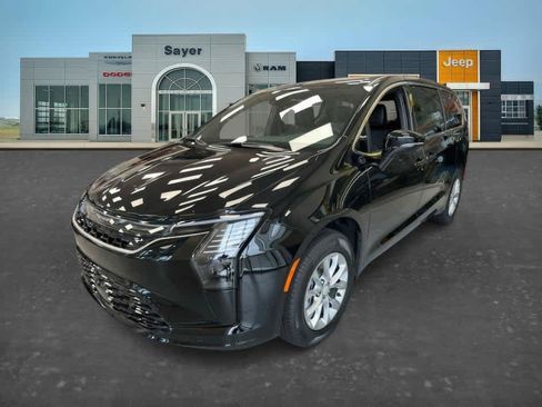 New 2027 Chrysler Pacifica Select AWD/4WD image 2