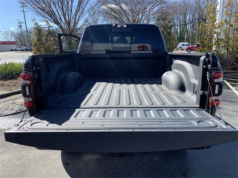 Used 2024 RAM 2500 Laramie w/ Night Edition image 33