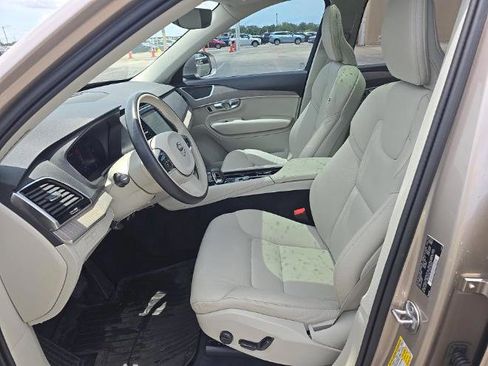 Used 2024 Volvo XC90 T8 Plus w/ Protection Package Premier AWD/4WD image 3