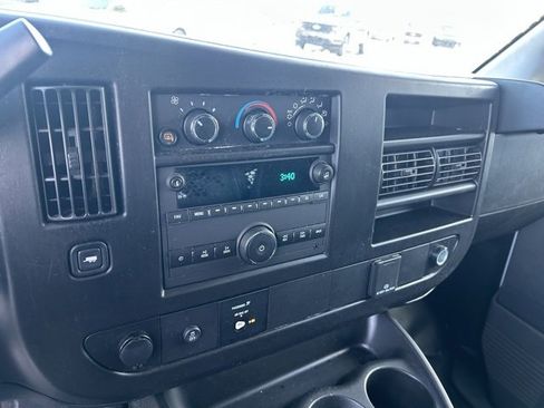 Used 2024 GMC Savana 2500 w/ Driver Convenience Package image 18