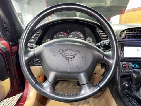 Used 2004 Chevrolet Corvette Coupe w/ Roof Package RWD image 18