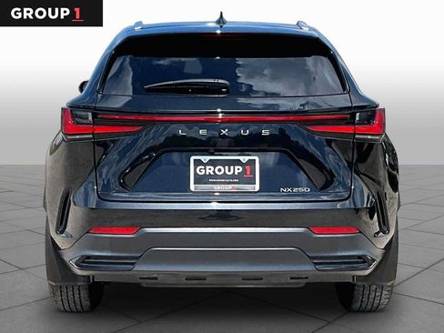 Used 2025 Lexus NX 250 FWD image 5