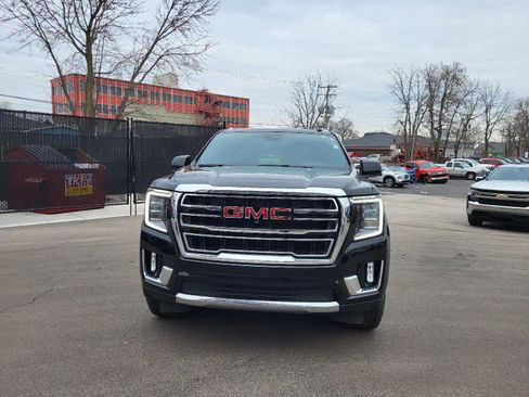 Used 2023 GMC Yukon SLT w/ SLT Premium Package image 8