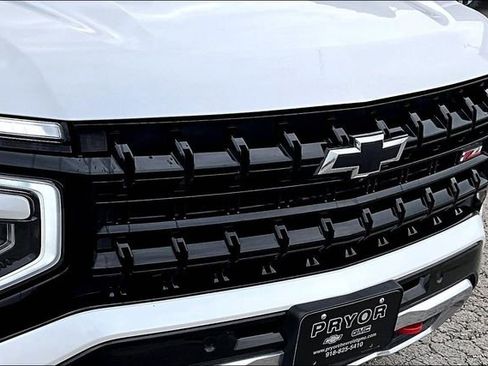 Used 2025 Chevrolet Suburban Z71 AWD/4WD image 34