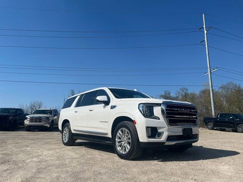 Used 2021 GMC Yukon XL SLT w/ Rear Media and Nav Package AWD/4WD image 7