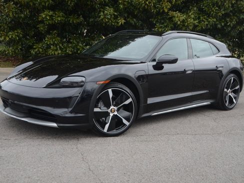 Used 2023 Porsche Taycan 4 Cross Turismo w/ Premium Package image 10