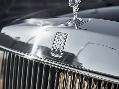 Used 2024 Rolls-Royce Phantom Sedan image 9