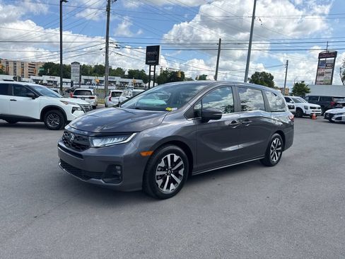 Used 2025 Honda Odyssey EX-L image 3